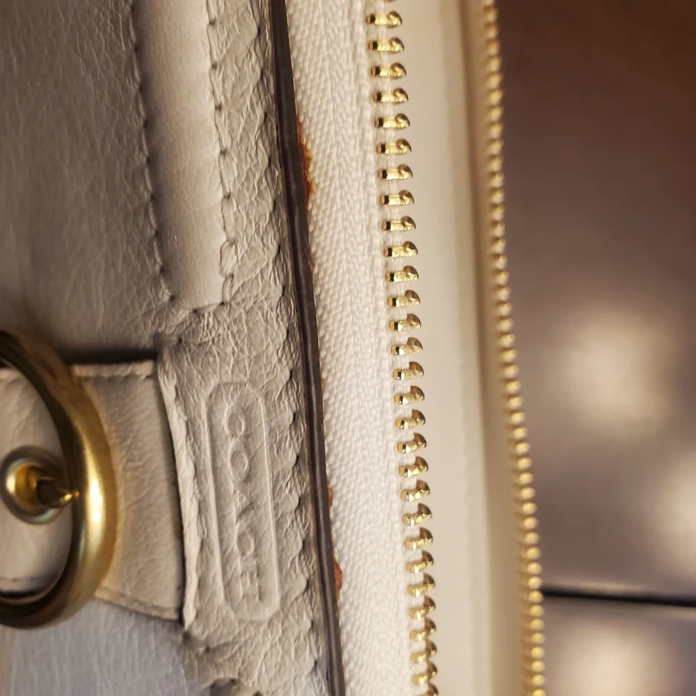 Coach Cream Color Wallet - Picture 4 of 9
